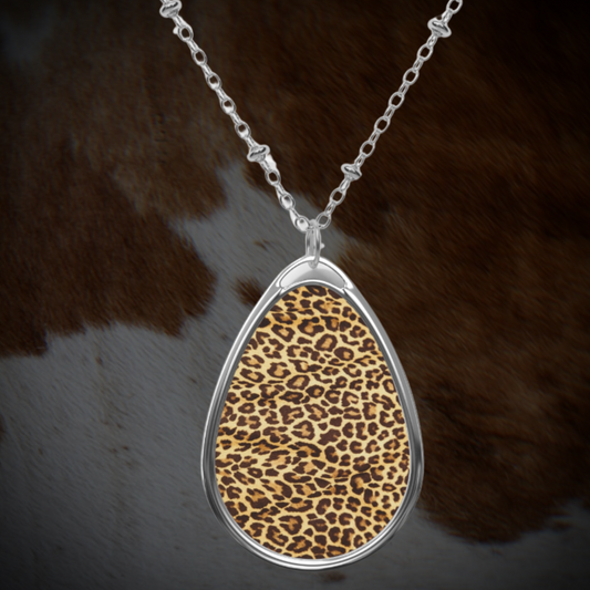 Add a touch of rugged sophistication, cowgirl-country to your look. Perfect accessories for the rodeo!